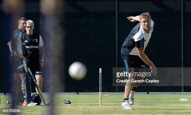 Former England cricketer Andrew Flintoff bowls during a nets session at The Gabba on January 18, 2015 in Brisbane, Australia.