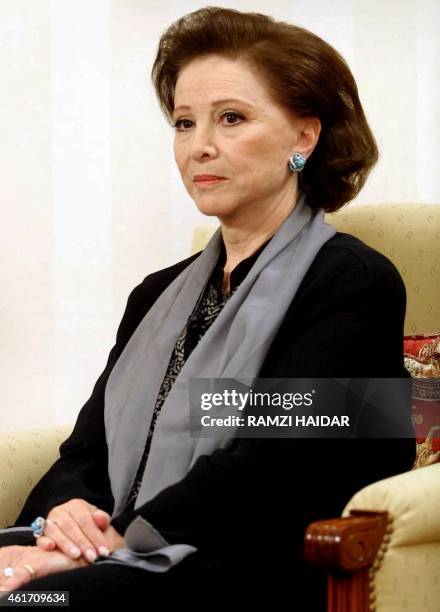 Egyptian actress Faten Hamama poses for a picture in Beirut 29 January 2001. Hamama, who is visiting Lebanon for the first time since 1974, arrived...