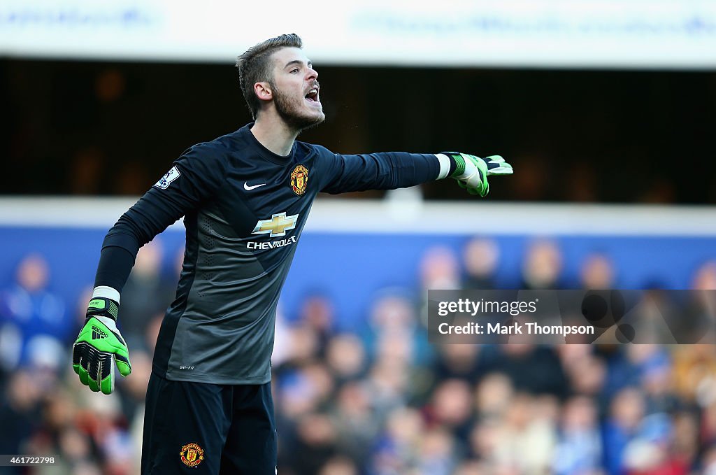 Queens Park Rangers v Manchester United - Premier League