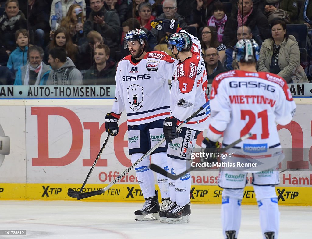 Hamburg Freezers v Eisbaeren Berlin - DEL