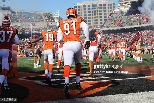 Robert Geathers of the Cincinnati Bengals takes the field for the game against the Jacksonville Jaguars at Paul Brown Stadium on November 2, 2014 in...