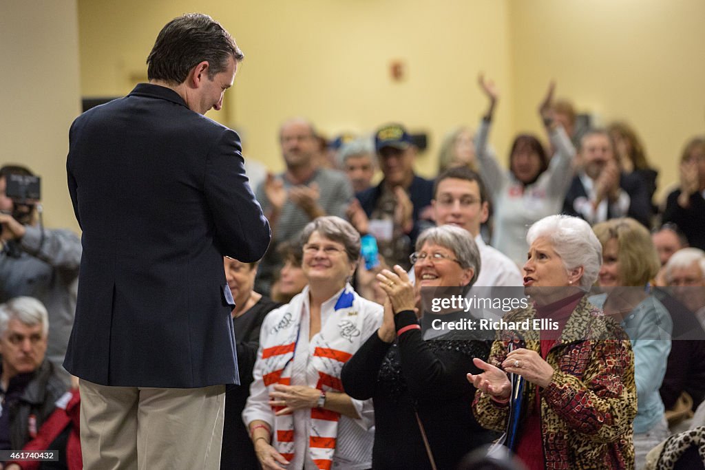 Presidential Hopefuls Address South Carolina Tea Party Convention