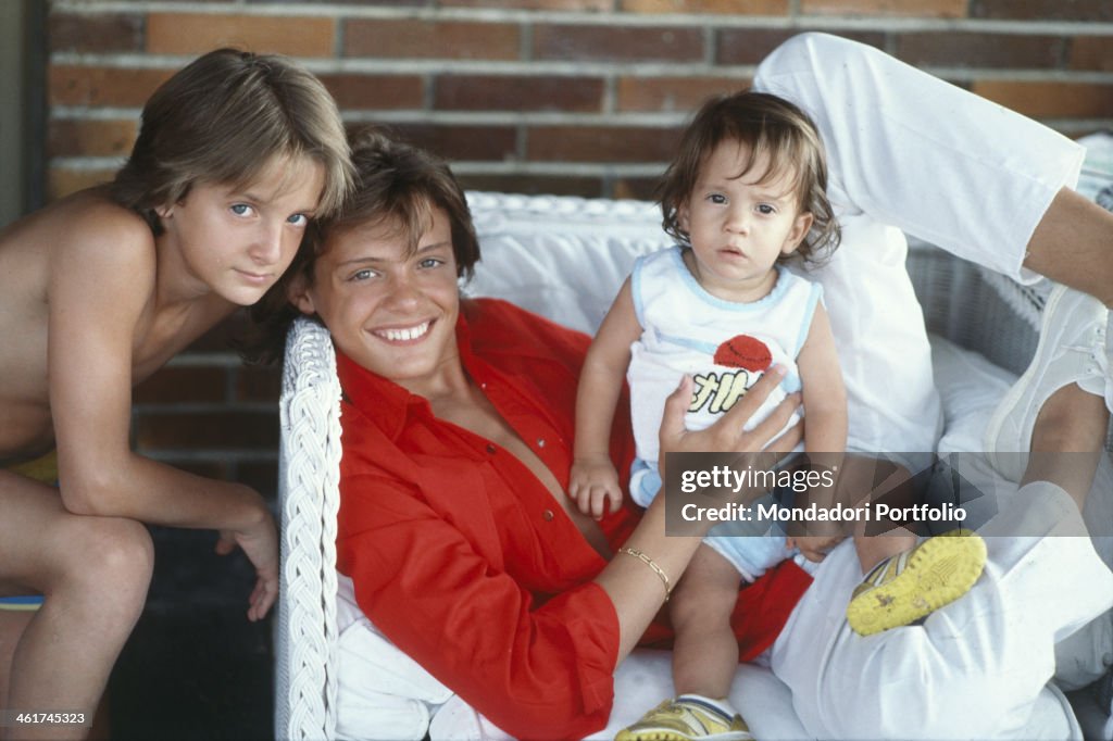 Luis Miguel with his brothers