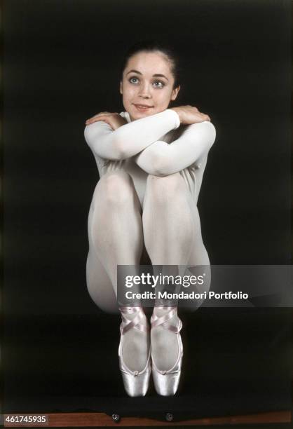 Italian ballet dancer Oriella Dorella posing dressed as a ballet dancer. 1966