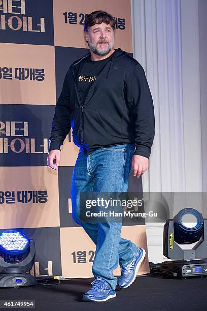 Actor and director Russell Crowe attends the press conference for 'The Water Diviner' at the Ritz Carlton Hotel on January 19, 2015 in Seoul, South...