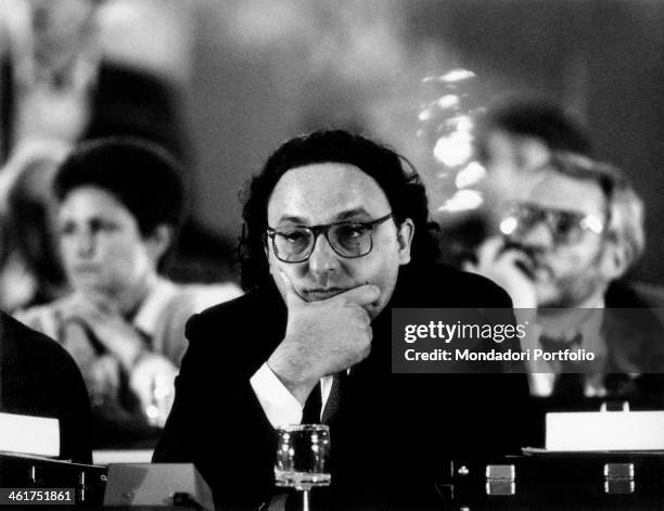Italian politician Gianni De Michelis attending a meeting. 1980s