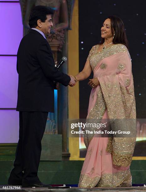 Jeetendra and Hema Malini in Life ok screen awards 2015.