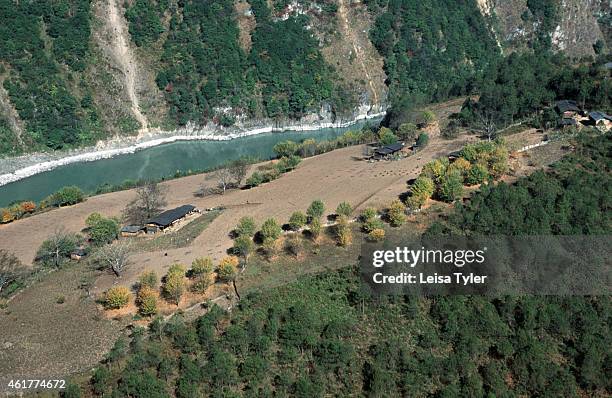 Three Parallel Rivers Map 16 Three Parallel Rivers Of Yunnan Stock Photos, High-Res Pictures, and ...