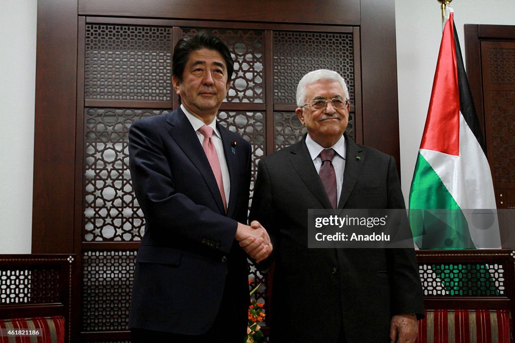 Japanese PM Abe visits Ramallah