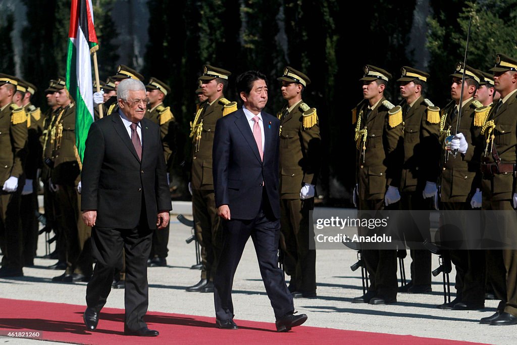 Japanese PM Abe visits Ramallah