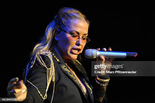 Anastacia performs on stage at the Palladium on January 20, 2015 in Cologne, Germany.