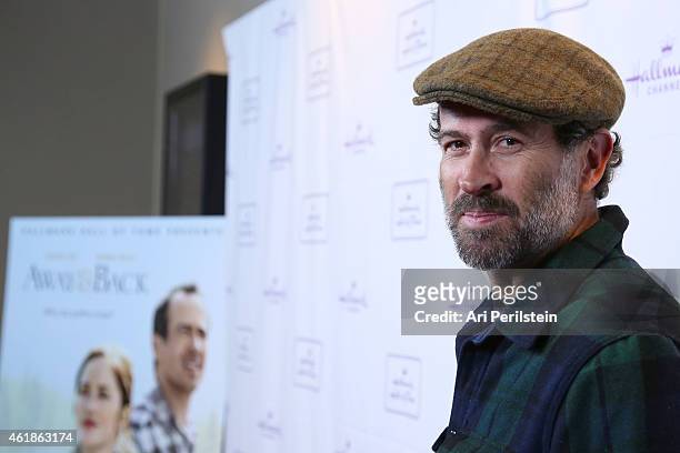 Actor Jason Lee arrives at Hallmark Hall Of Fame's "Away & Back" Exclusive Premiere Event at iPic Theaters on January 20, 2015 in Los Angeles,...