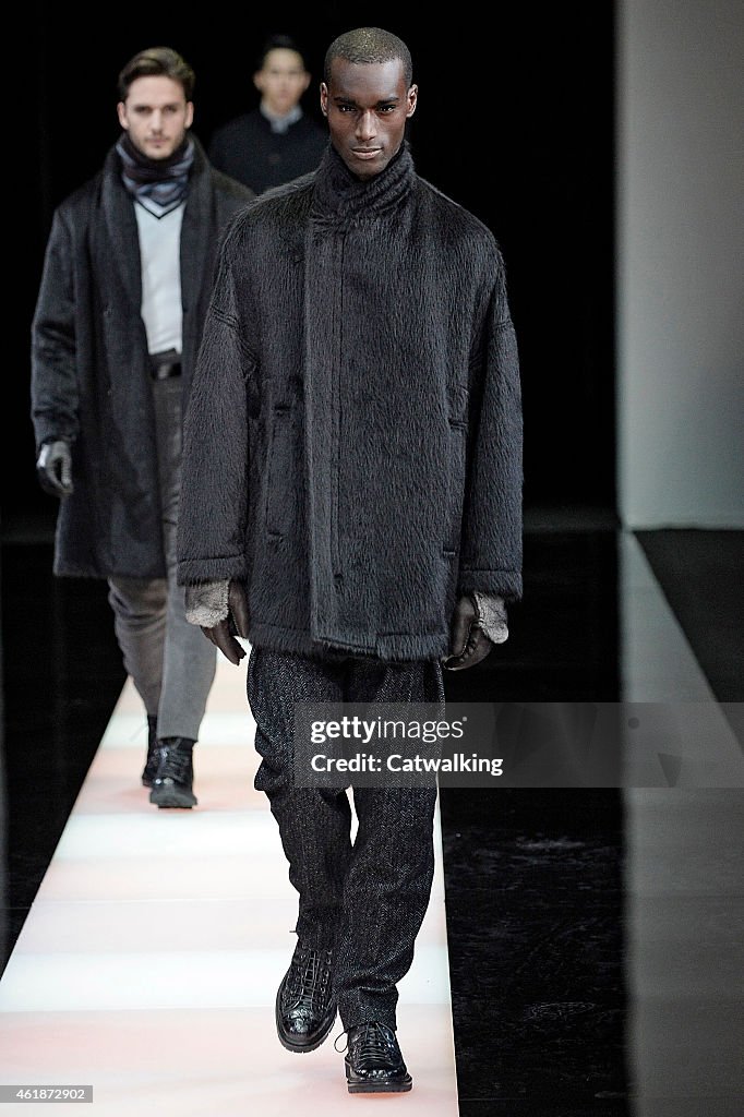 Giorgio Armani - Mens Fall 2015 Runway - Milan Menswear Fashion Week