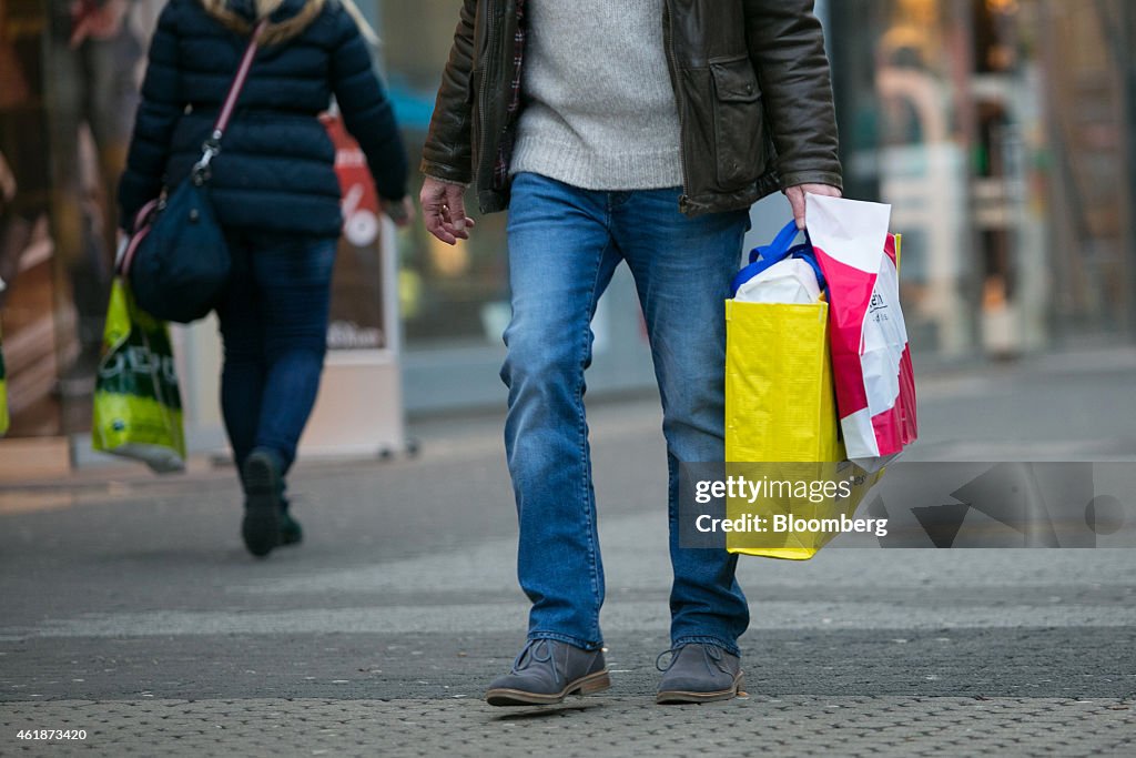 Shoppers And Retail Economy As German Investor Confidence Jumps