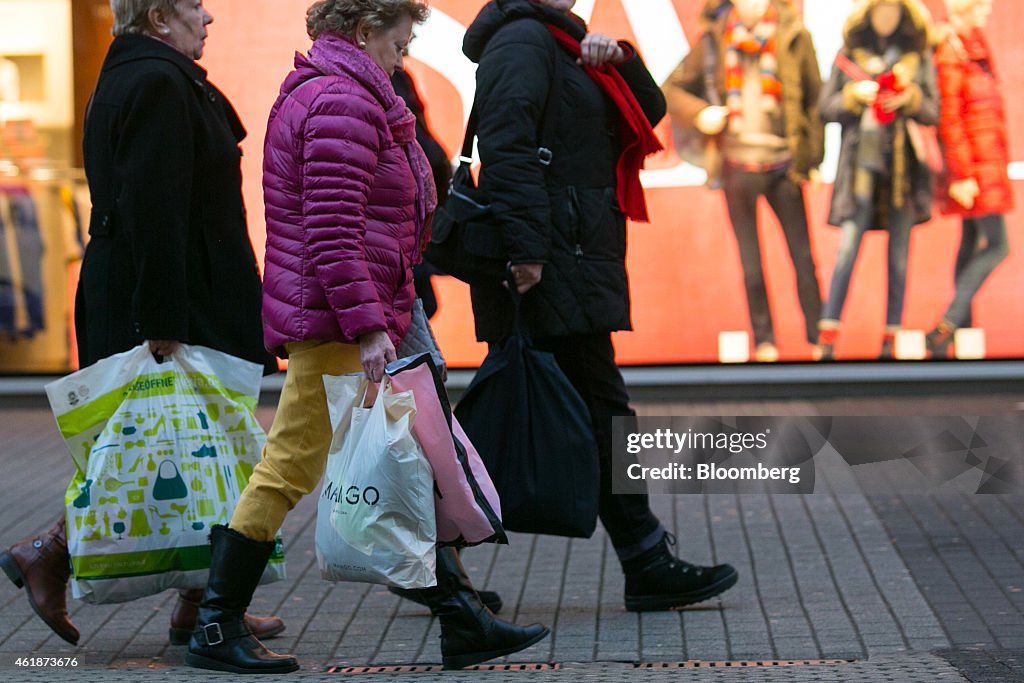 Shoppers And Retail Economy As German Investor Confidence Jumps