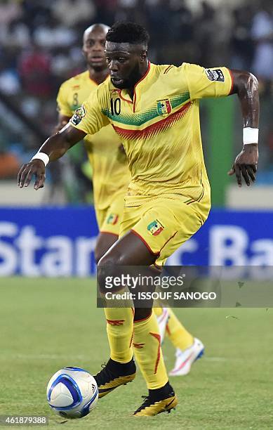 Mali's midfielder Bakary Sako controls the ball during the 2015 African Cup of Nations group D football match between Mali and Cameroon in Malabo on...