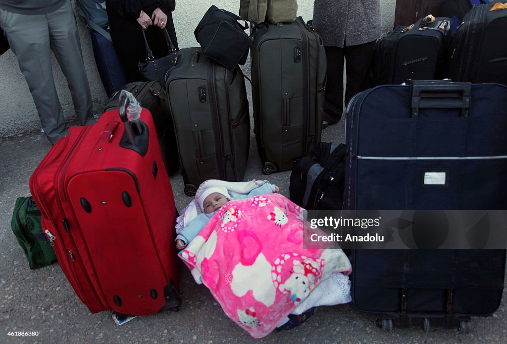 Palestinians to cross the Rafah border