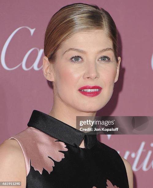 Actress Rosamund Pike arrives at the 26th Annual Palm Springs International Film Festival Awards Gala Presented By Cartier at Palm Springs Convention...