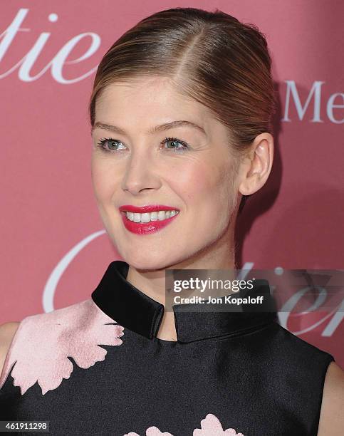 Actress Rosamund Pike arrives at the 26th Annual Palm Springs International Film Festival Awards Gala Presented By Cartier at Palm Springs Convention...