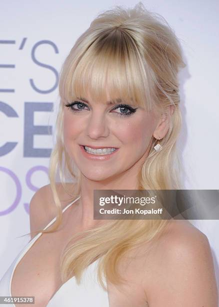 Actress Anna Faris arrives at The 41st Annual People's Choice Awards at Nokia Theatre L.A. Live on January 7, 2015 in Los Angeles, California.