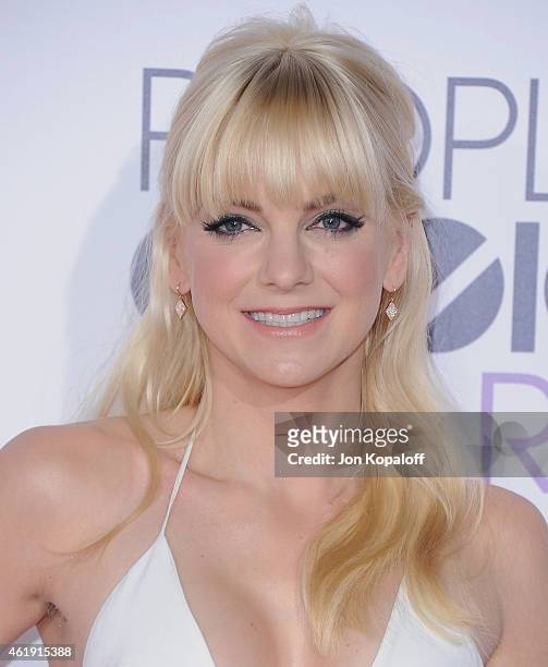 Actress Anna Faris arrives at The 41st Annual People's Choice Awards at Nokia Theatre L.A. Live on January 7, 2015 in Los Angeles, California.