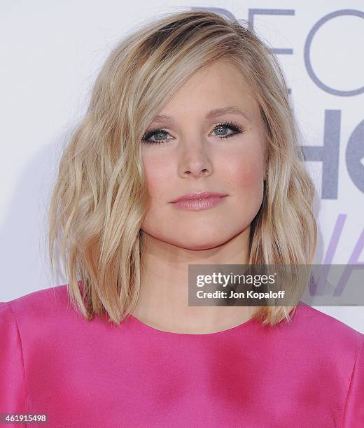 Actress Kristen Bell arrives at The 41st Annual People's Choice Awards at Nokia Theatre L.A. Live on January 7, 2015 in Los Angeles, California.