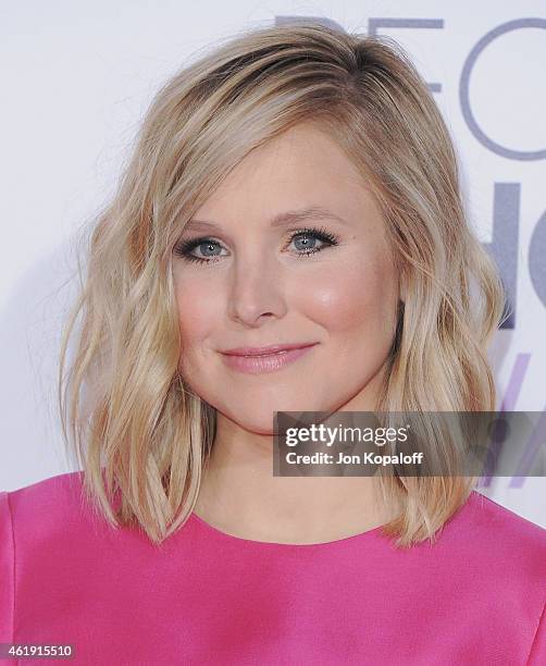 Actress Kristen Bell arrives at The 41st Annual People's Choice Awards at Nokia Theatre L.A. Live on January 7, 2015 in Los Angeles, California.