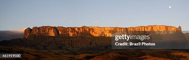 Sunset at Mount Roraima or Roraima Plateau in Canaima National Park, this is the highest of the Pakaraima chain of tepui plateau in South America....