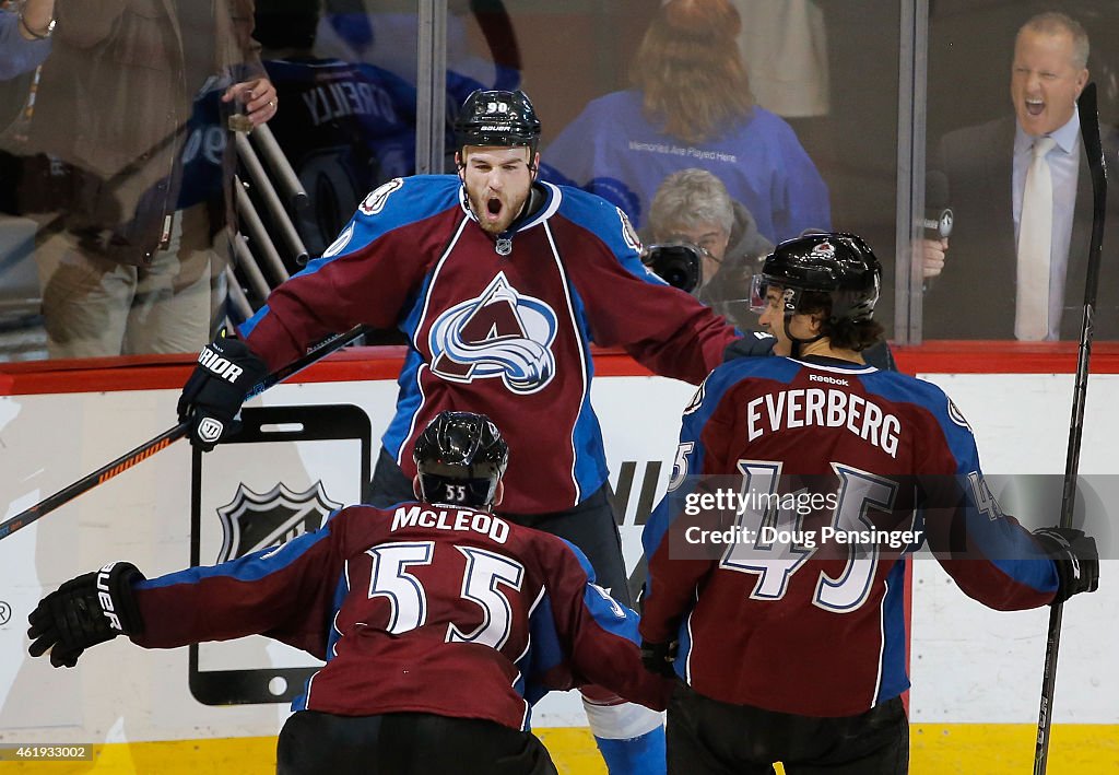 Boston Bruins v Colorado Avalanche