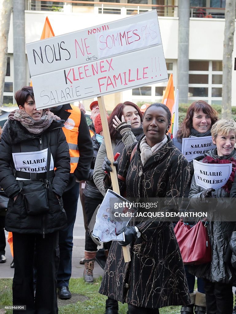 FRANCE-PHARMACEUTICAL-SOCIAL-EMPLOYMENT-CUTS-DEMO