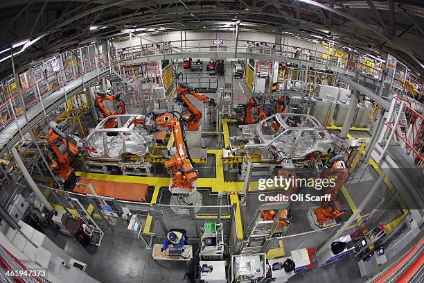 Land Rover Assembly Line 269 2014 Range Rover Images Stock Photos, High-Res Pictures, and Images ...
