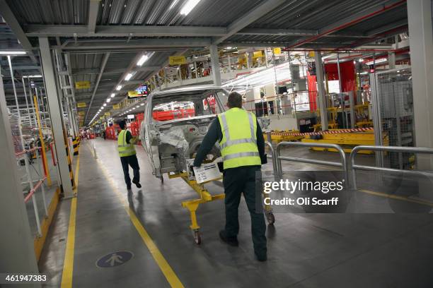 Land Rover Assembly Line Inside Jaguar Land Rover Factory Plant Photos and Premium High Res ...