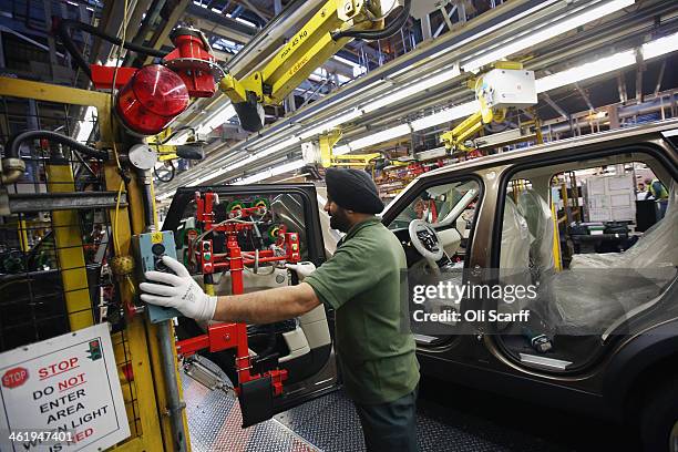 Land Rover Assembly Line 2014 Range Rover Images Photos and Premium High Res Pictures - Getty Images
