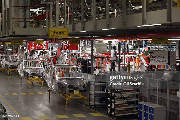 Land Rover Assembly Line Jaguar Land Rover Photos and Premium High Res Pictures - Getty Images