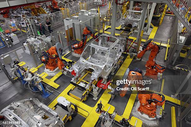 Land Rover Assembly Line Inside Jaguar Land Rover Factory Plant Photos and Premium High Res ...