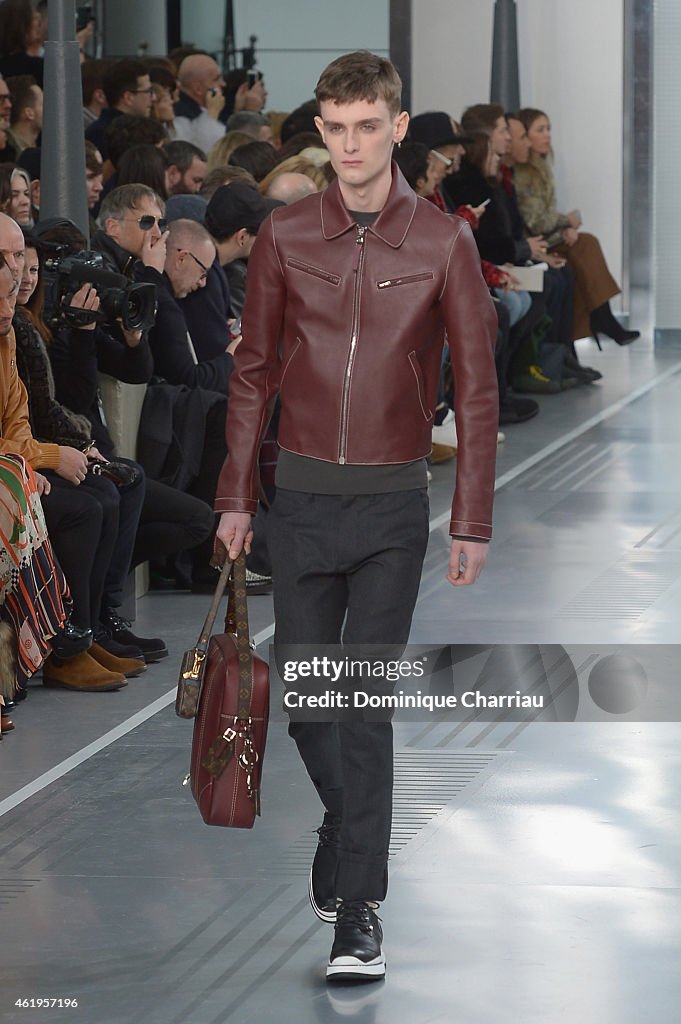 Louis Vuitton : Runway - Paris Fashion Week - Menswear F/W 2015-2016