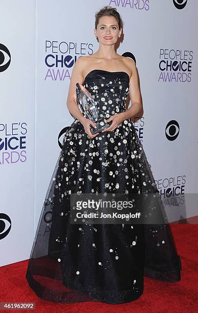 Actress Stana Katic poses in the press room at The 41st Annual People's Choice Awards at Nokia Theatre L.A. Live on January 7, 2015 in Los Angeles,...