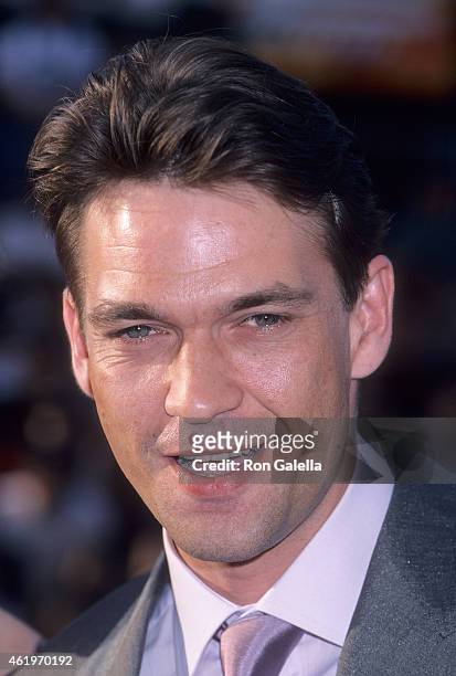 Actor Dougray Scott attends the "Mission: Impossible II" Hollywood Premiere on May 18, 2000 at the Mann's Chinese Theatre in Hollywood, California.