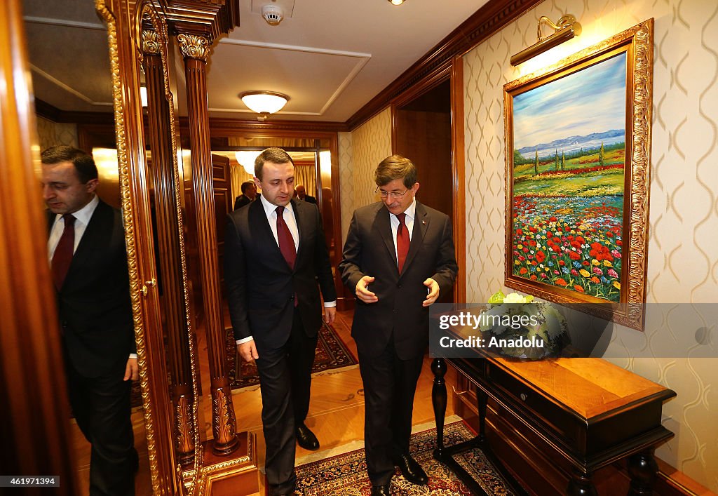 Turkish PM Davutoglu meets with Georgian PM Garibashvili in Davos