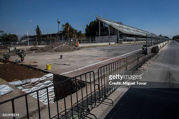 Builders working on the new track at the Hermanos Rodriguez Racing Circuit Facilities on January 22, 2015 in Mexico City, Mexico. The Mexico's Grand...