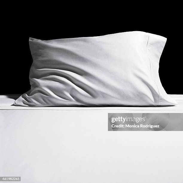 soft pillow - kussen stockfoto's en -beelden
