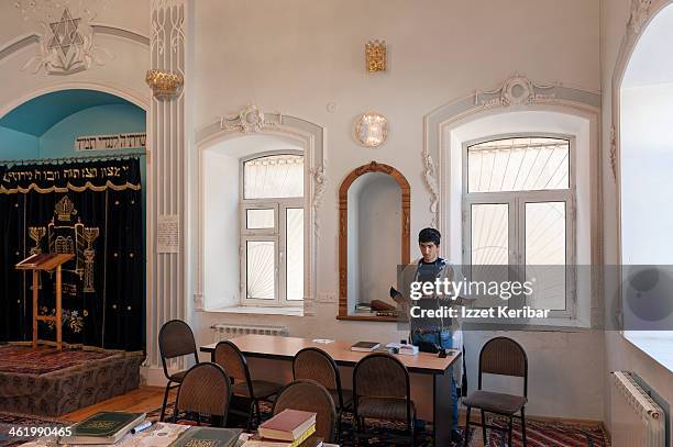 jewish synagogue in quba, azerbaijan - azerbaijan stock pictures, royalty-free photos & images