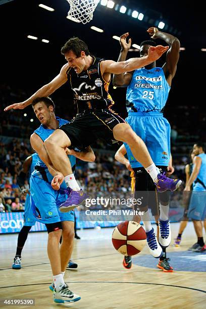 Ben Madgen of the Kings crashes into Tom Abercrombie of the Breakers during the round 16 NBL match between the New Zealand Breakers and the Sydney...