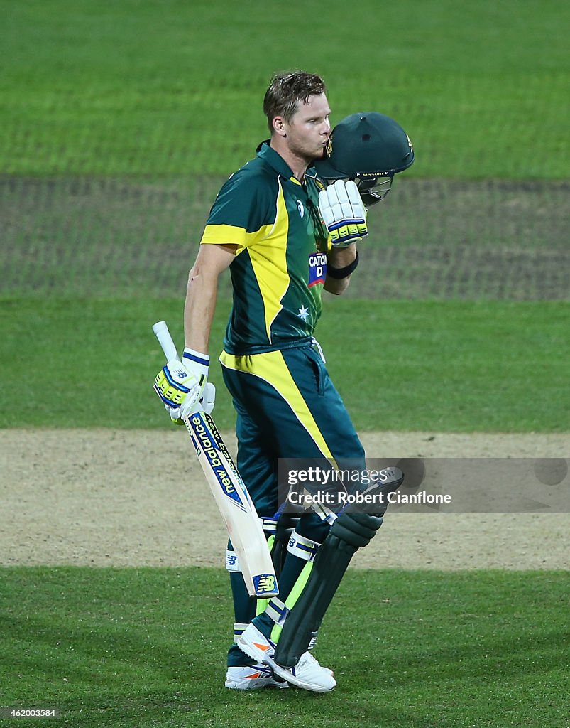 Australia v England: Carlton Mid ODI Tri Series - Game 4