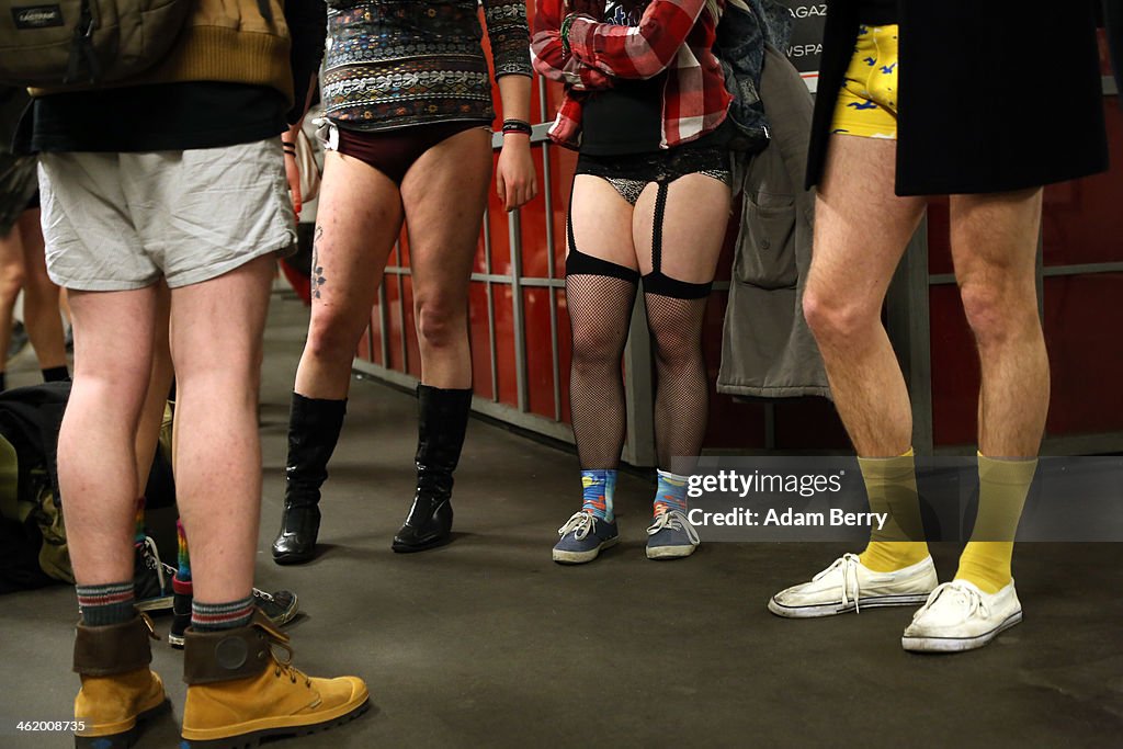 Pantless Sunday Call Draws Participants In Berlin