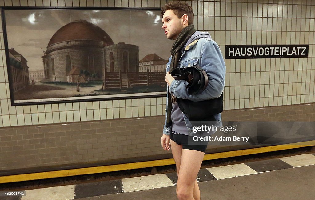 Pantless Sunday Call Draws Participants In Berlin