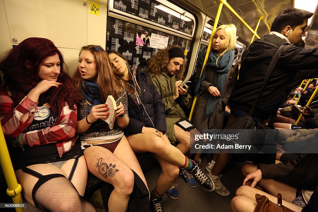 Pantless Sunday Call Draws Participants In Berlin