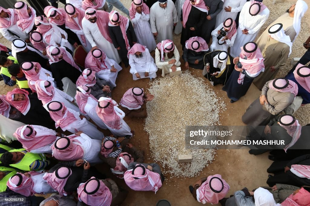 TOPSHOT-SAUDI-ROYALS-POLITICS-KING-FUNERAL