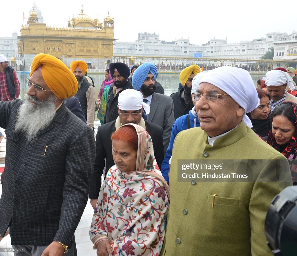 Governor Of Haryana And Punjab Kaptan Singh Solanki Pays Obeisance At Golden Temple