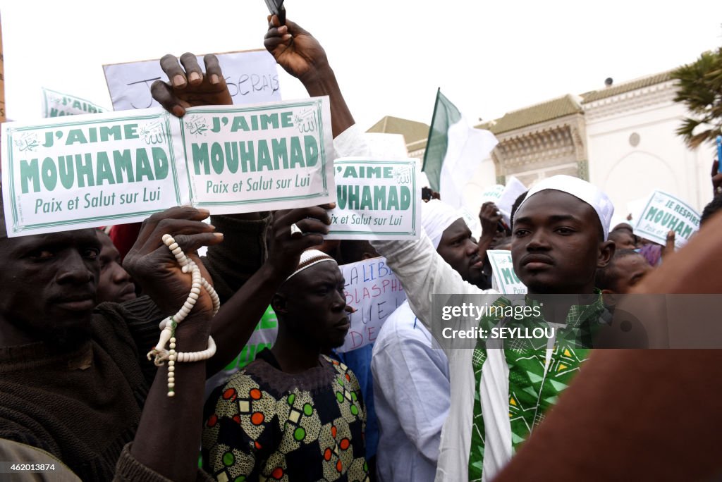 SENEGAL-FRANCE-ATTACKS-CHARLIE-HEBDO-PROTEST-DEMO